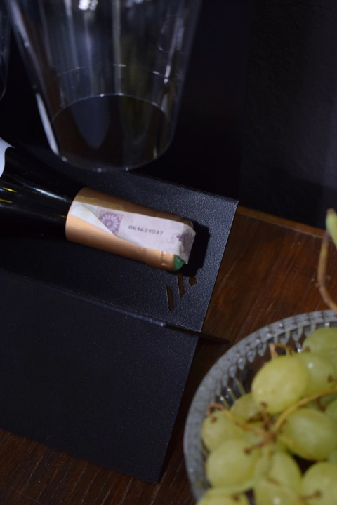 Metalowy stojak na wino Rosso I