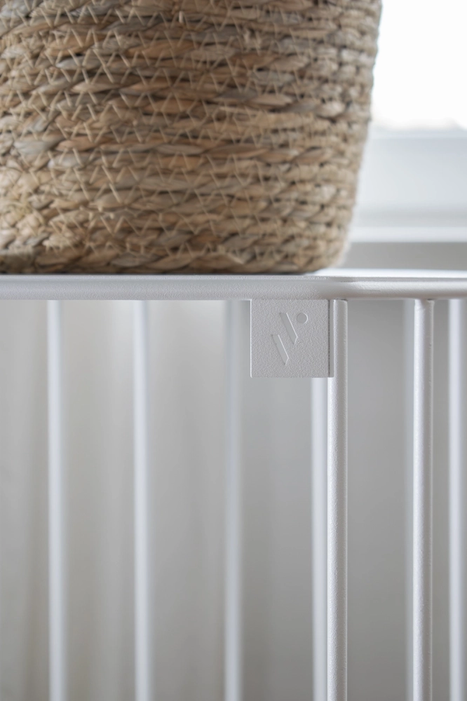 Metalowy kwietnik o wysokości 80cm