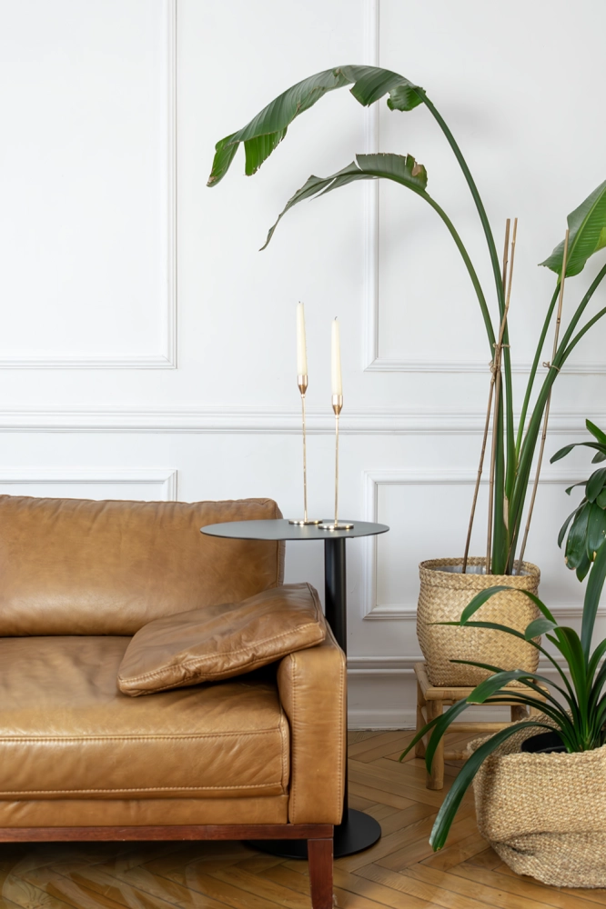 Metalowy stolik pomocniczny do kanapy maxi