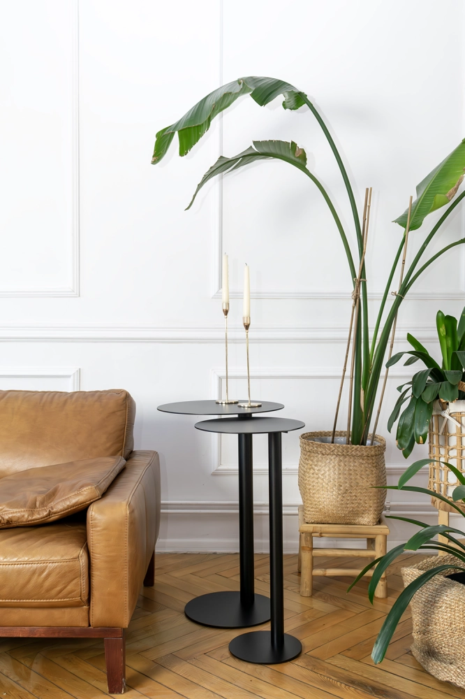 Metalowe stoliki pomocniczne do kanapy