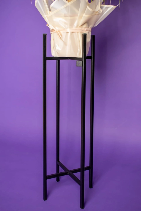 Metalowy kwietnik klasyczny 80 cm