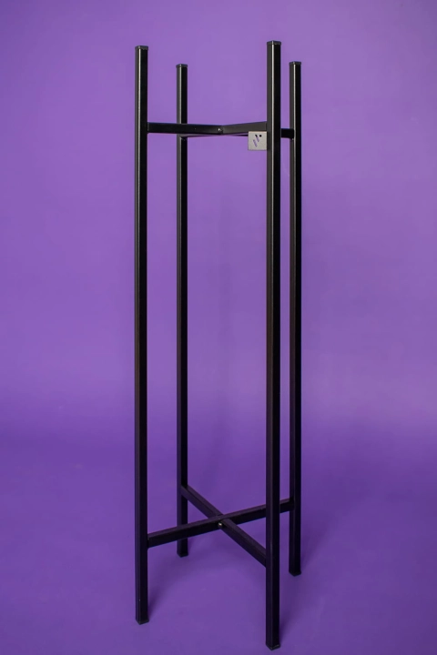 Metalowy kwietnik klasyczny 80 cm
